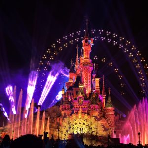Spectacle nocturne sans pyrotechnie